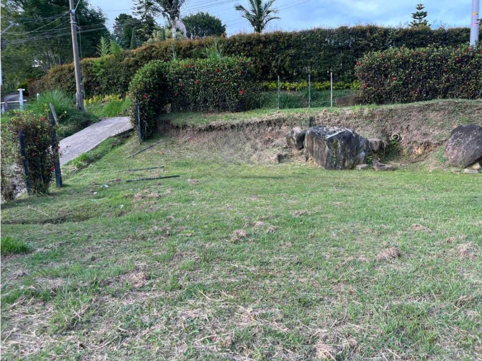 VENTA DE LOTE ESQUINERO EN SAN CRISTOBAL. — foto 2