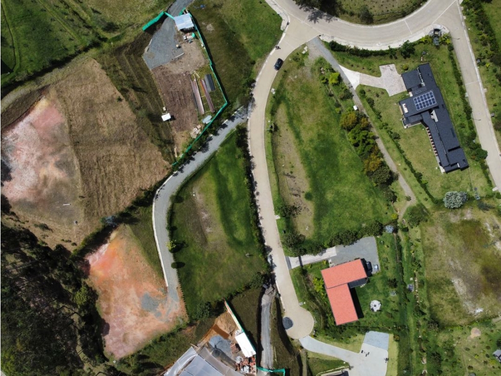 Venta: Espectacular Lote Esquinero en Montesereno | El Retiro — foto 4