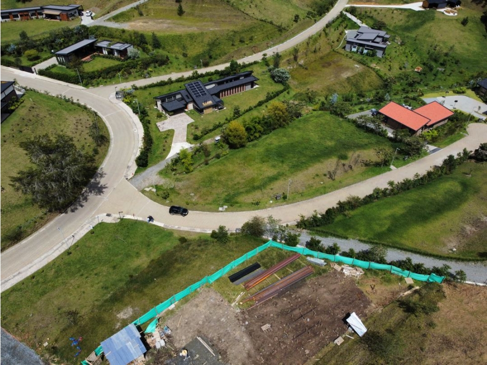 Venta: Espectacular Lote Esquinero en Montesereno | El Retiro — foto 6