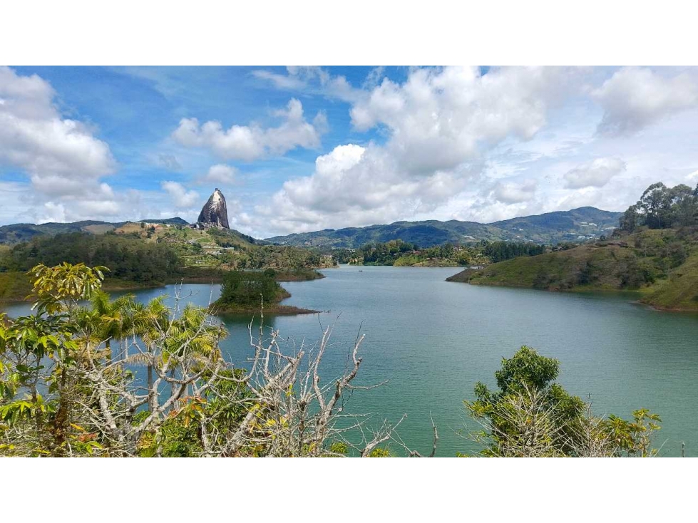 VENTA DE LOTE ,ISLA GUATAPE — foto 2