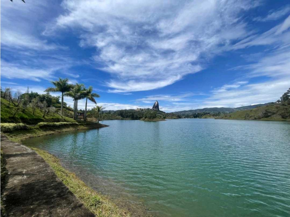 VENTA DE LOTE ,ISLA GUATAPE
