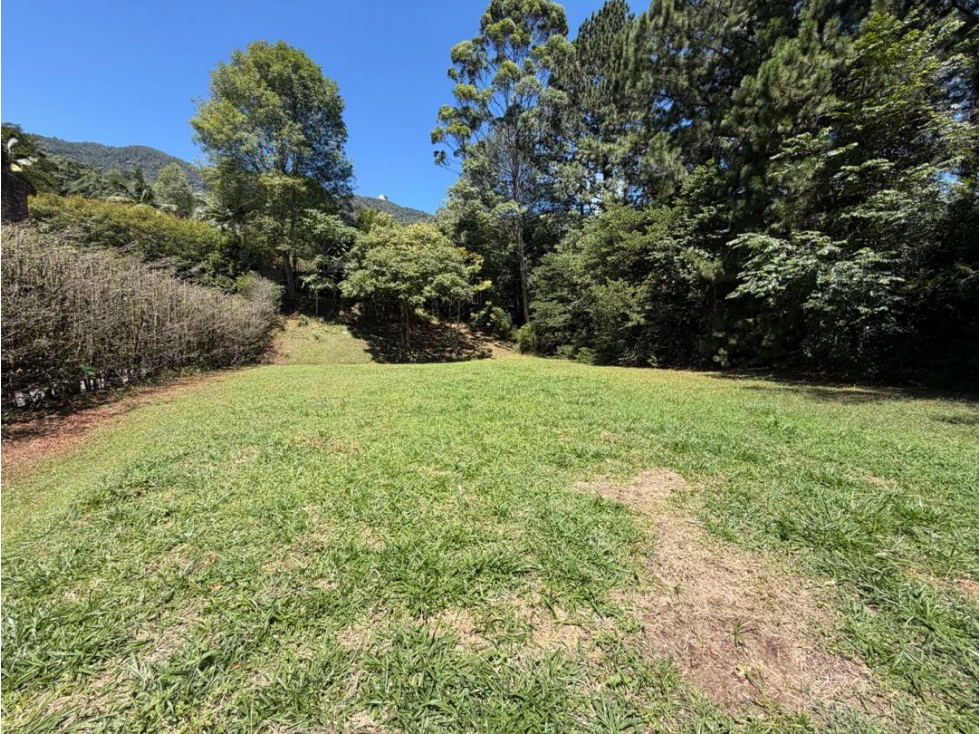 VENTA DE LOTE LISTO PARA CONSTRUIR EN LA LOMA DEL CHOCHO-ENVIGADO