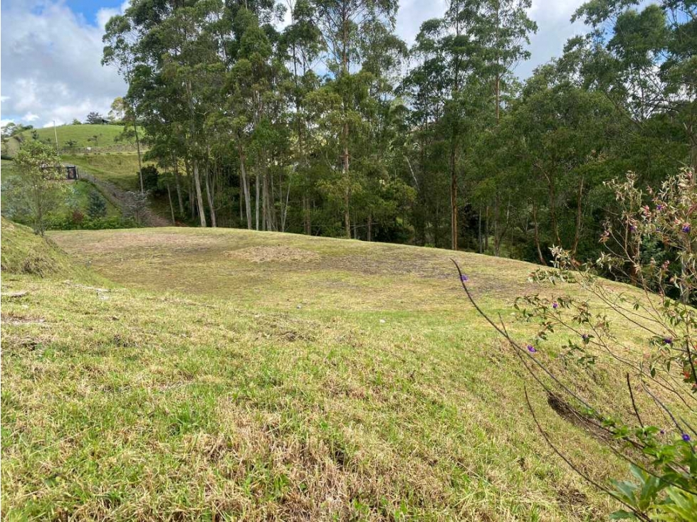 VENTA DE LOTE MUY BIEN UBICADO EN UNIDAD CERRADA EN EL RETIRO — foto 3