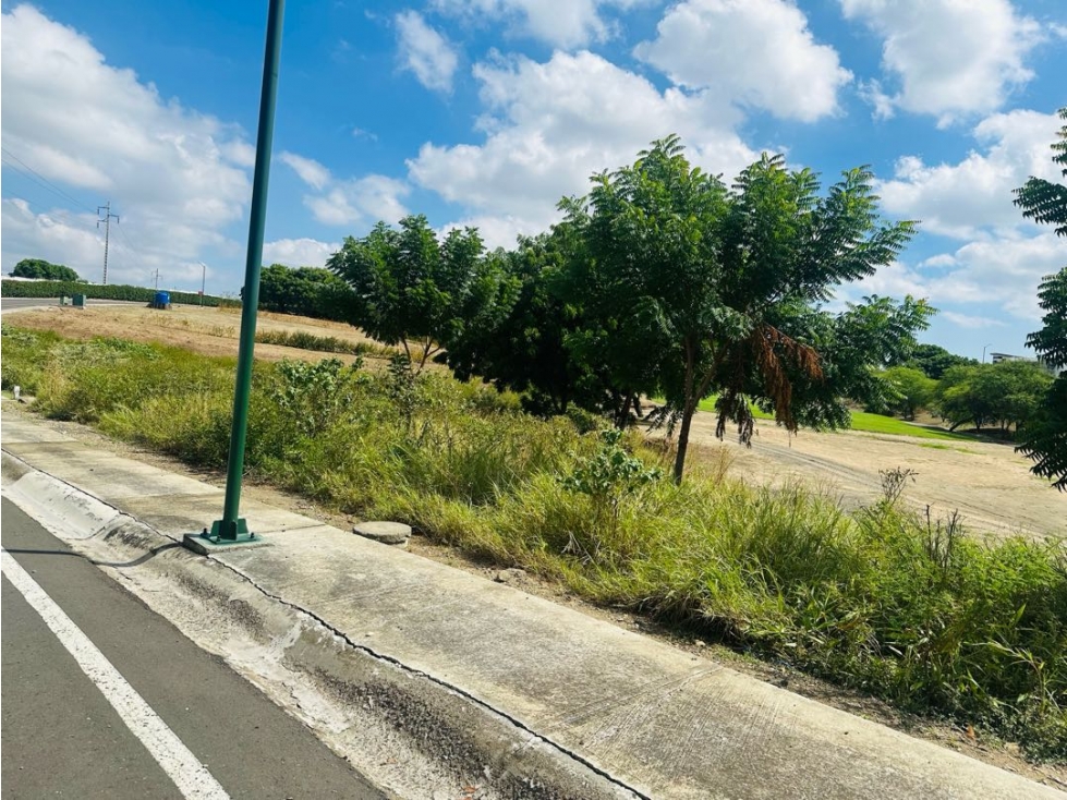 Lote plano de venta en Urb. Montecristi Golf Club-Manabí.