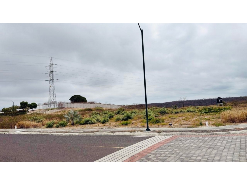 Terreno plano de venta en Urb. Montecristi Golf Club-Manabí.