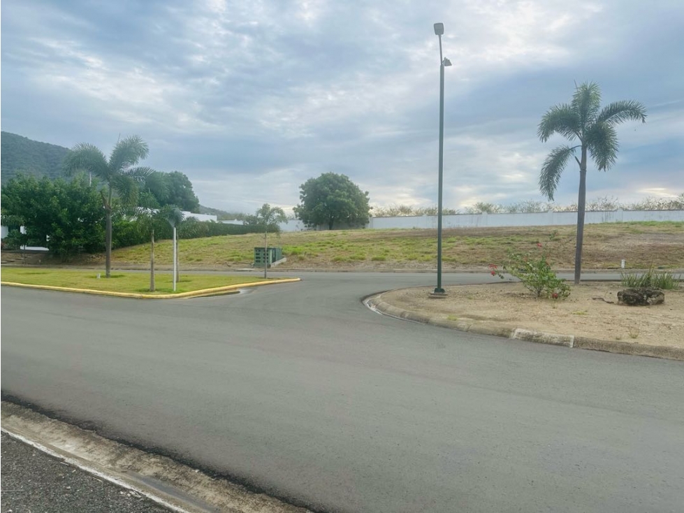 Lote plano de venta en Urb. Montecristi Golf Club-Manabí. — foto 2