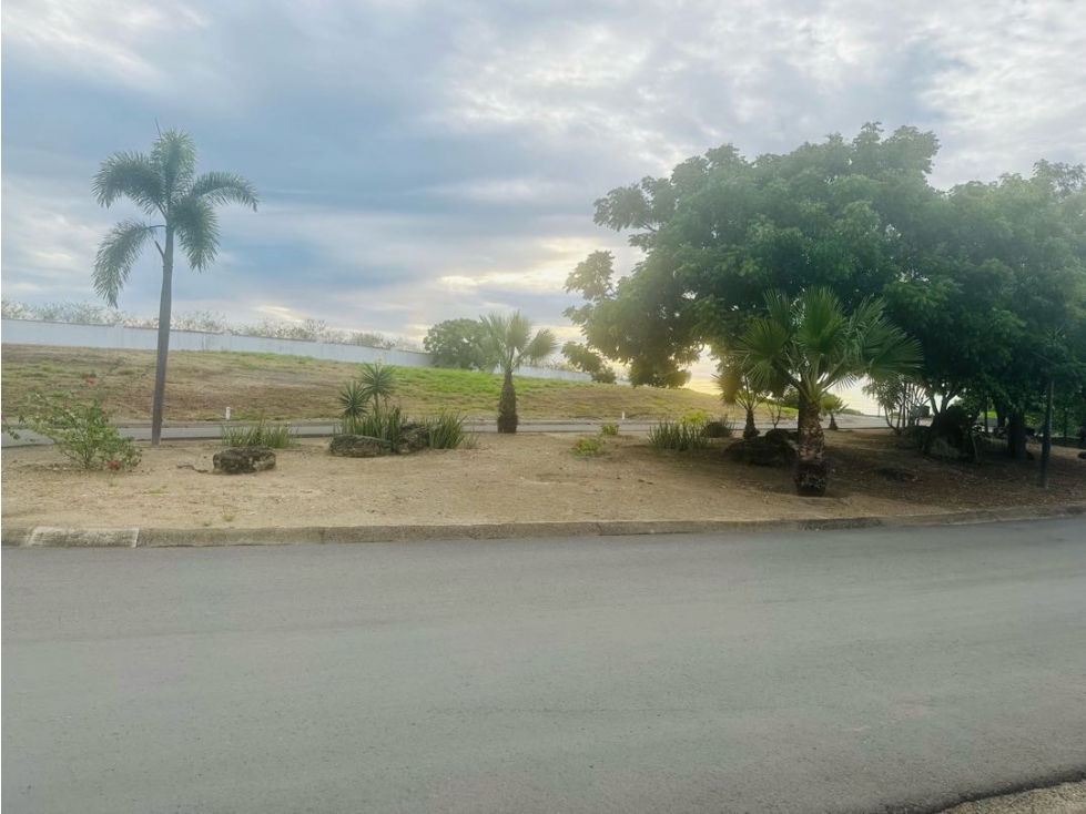 Lote plano de venta en Urb. Montecristi Golf Club-Manabí. — foto 3