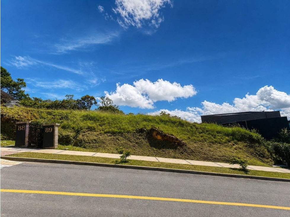 VENTA DE LOTE PLANO EN ENVIGADO, ALTO DE LAS PALMAS — foto 4