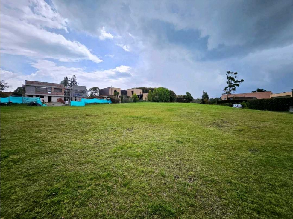 VENTA DE LOTE PLANO EN EL ALTO DE LAS PALMAS.