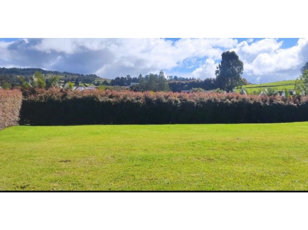 Venta de lote plano en hermosa urbanización en el alto
