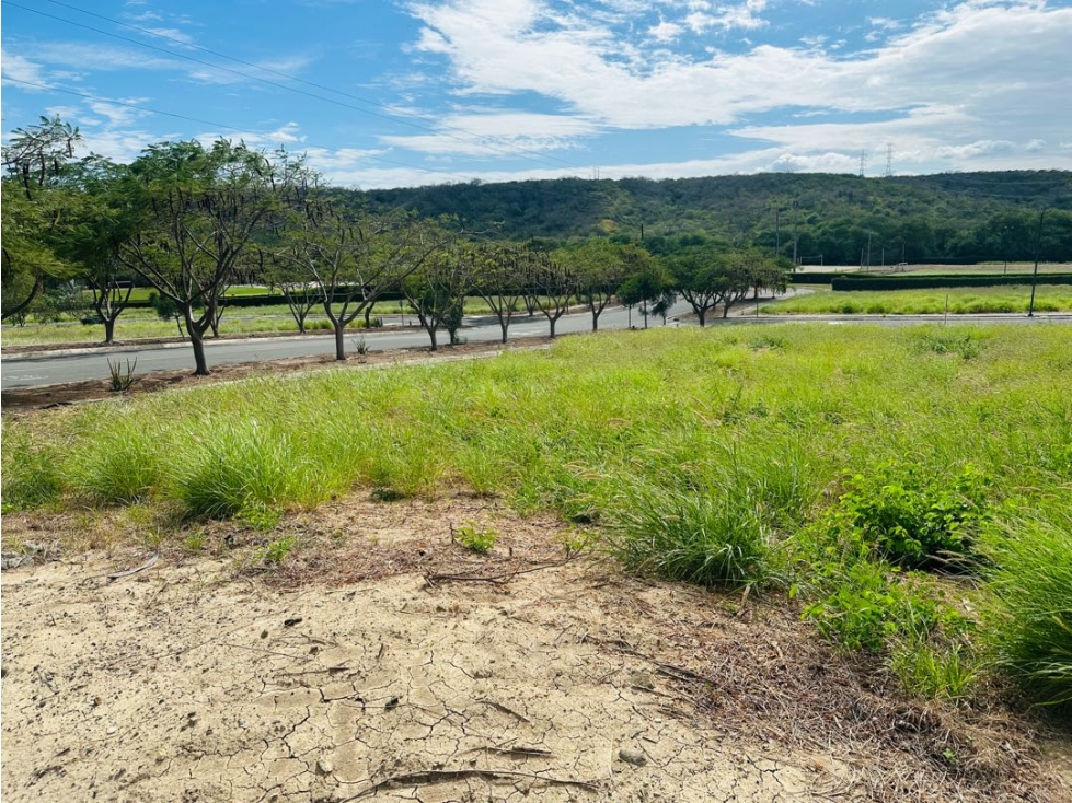 Lote de venta dentro de Urb. Montecristi Golf Club. - 2