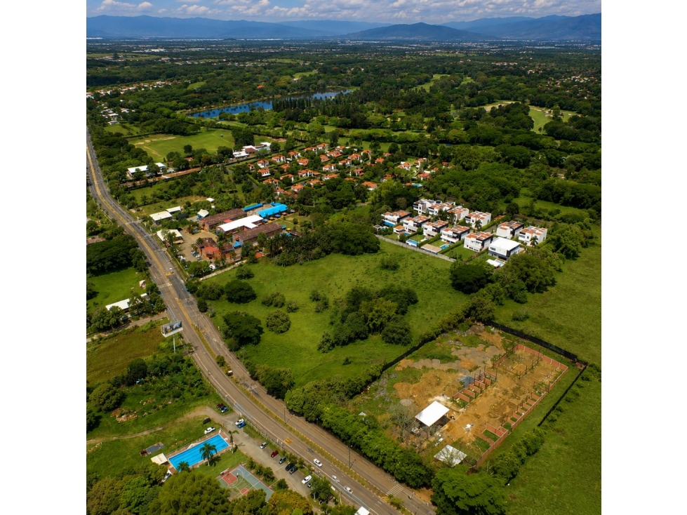 Venta de Lote sobre la Av Cañasgordas en Pance La Viga Cali