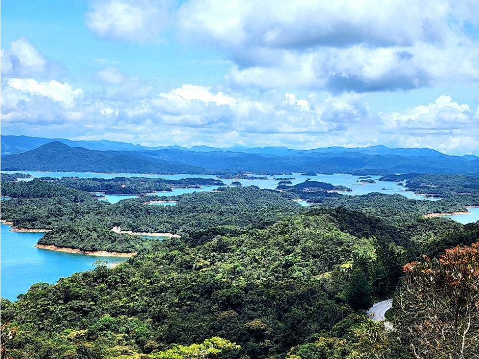 Venta de lote en parcelación en Guatapé, Antioquia