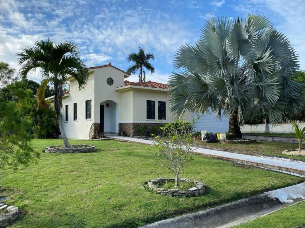 VENTA DE HERMOSA HACIENDA PACIFICA EN SAN CARLOS 370M2