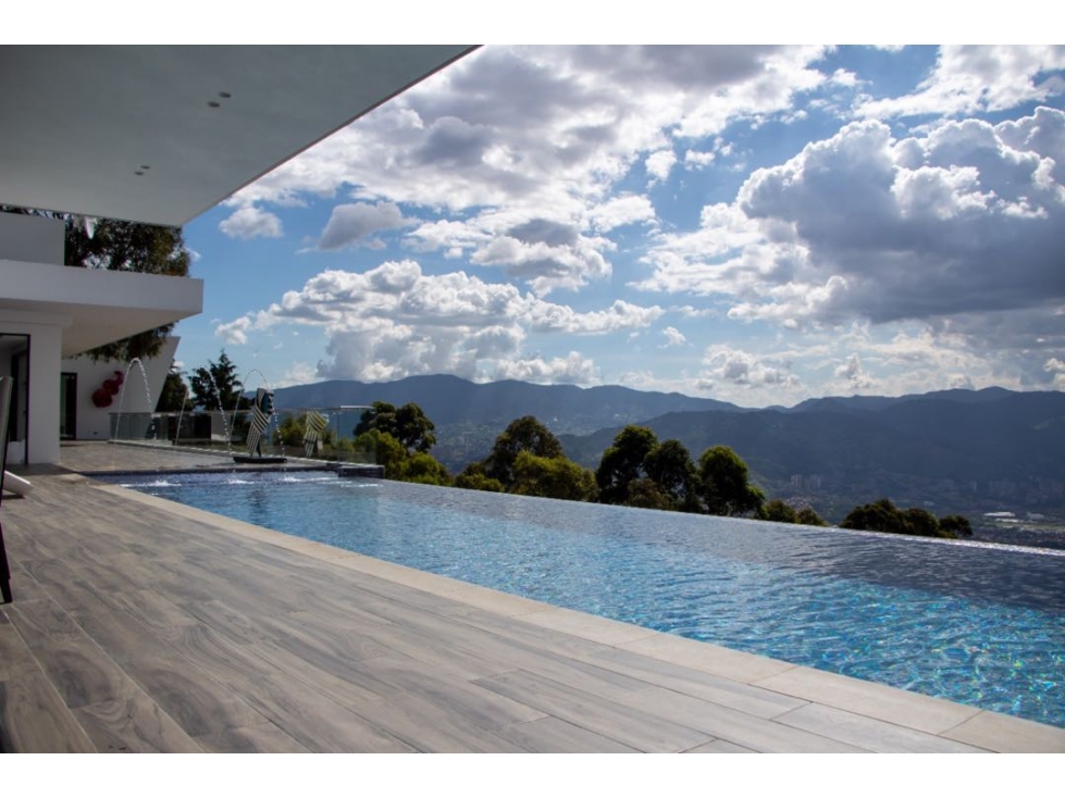 Venta de lujosa casa en Las Palmas Medellín | 1,800 MT2 — foto 3