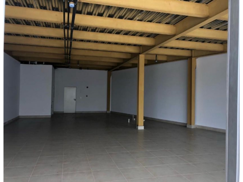 VENTA DE MAS DE 1.100M2 EN LOCALES EN TOCUMEN, PLAZA SANTA FE JP - 6