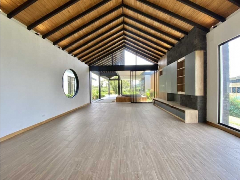 VENTA DE MODERNA CASA PARA ESTRENAR EN LLANOGRANDE. Unidad cerrada — foto 6