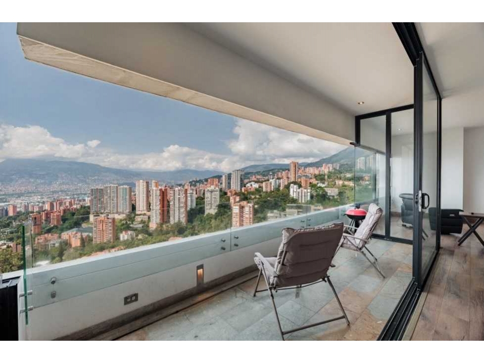 Venta de moderno PENTHOUSE dúplex en POBLADO, San Lucas