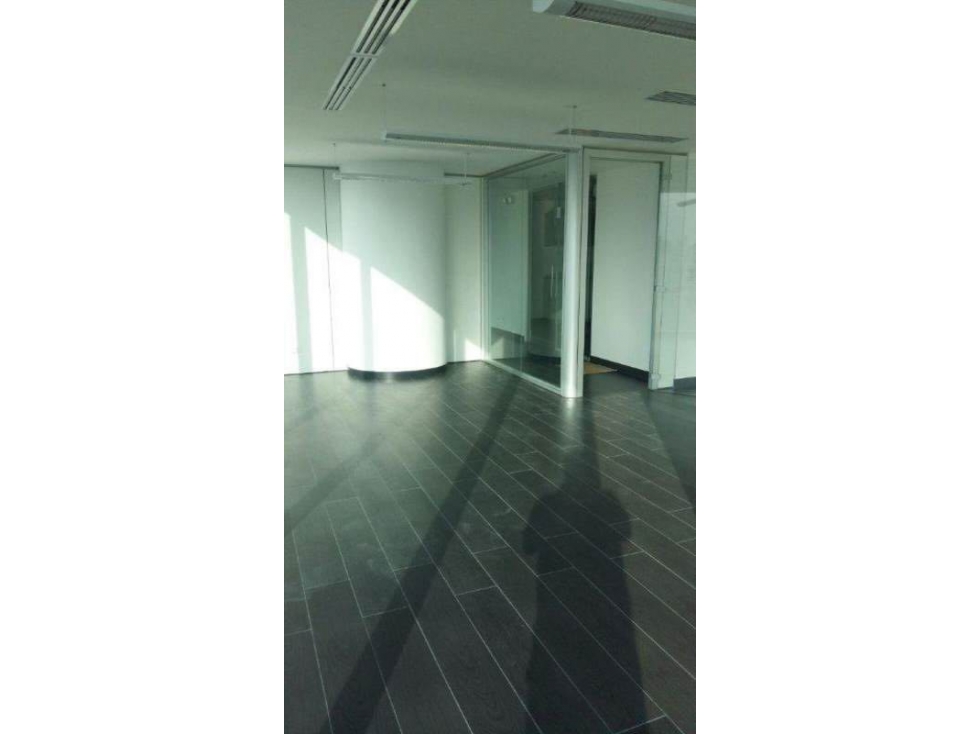 VENTA DE OFICINA DE 704M2 EN TORRE OCEANÍA Y ALQUILER 220M2 JP — foto 3
