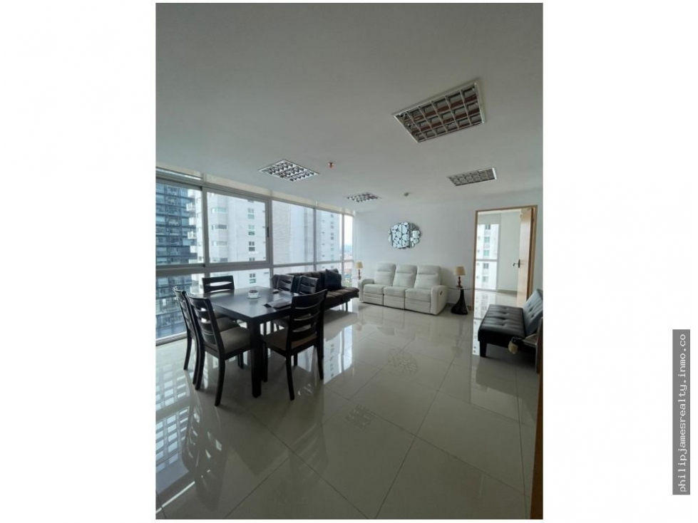 Venta de Oficina en Avenida Balboa, PH Colores de Bella Vista — foto 2
