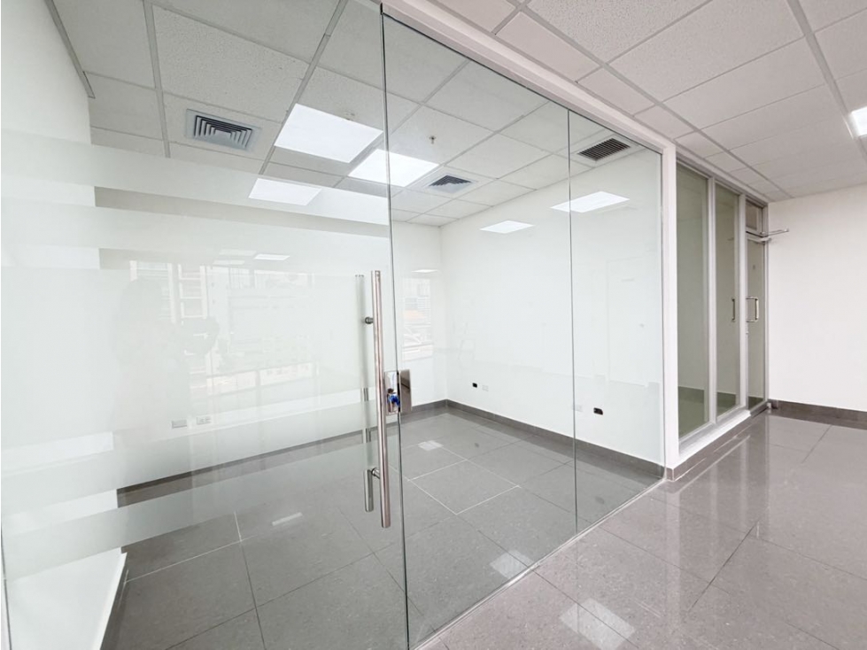 VENTA DE OFICINA EN COSTA DEL ESTE - TORRE ASEGURADORA ANCON 132M2 JP — foto 6