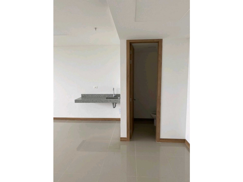 VENTA DE OFICINA EN EL BOSQUE — foto 5