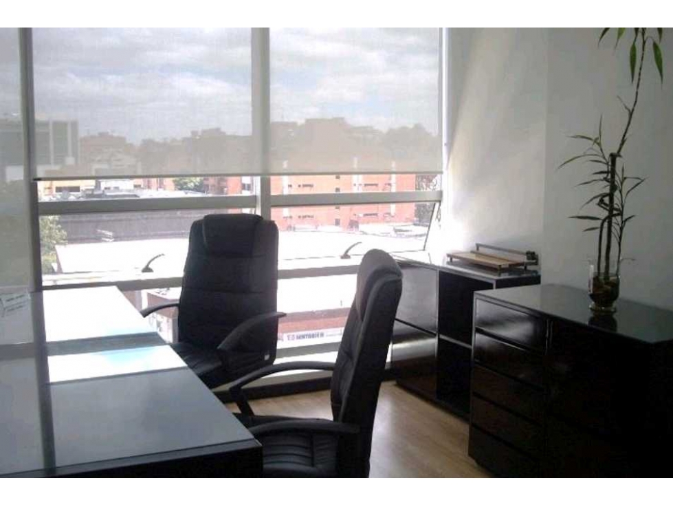 VENTA DE OFICINA EN EL SECTOR DE CHICO — foto 2