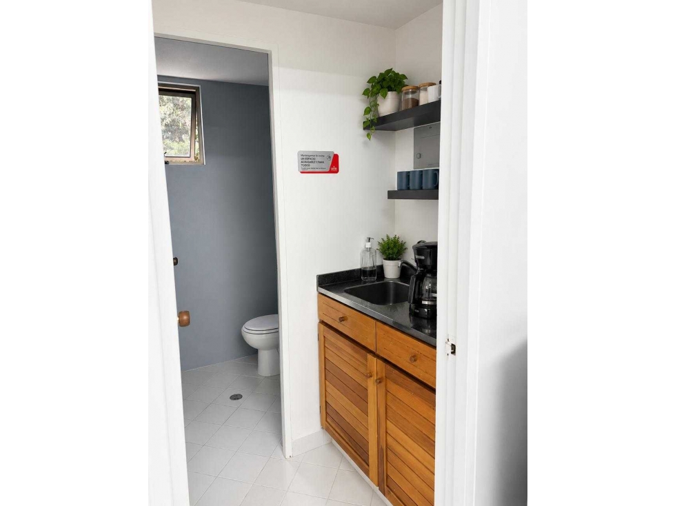 VENTA DE OFICINA EN LA MILLA DE ORO DEL POBLADO. — foto 4