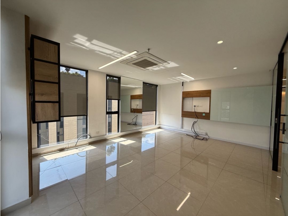 VENTA DE OFICINA EN MEDELLÍN- GUAYABAL — foto 3
