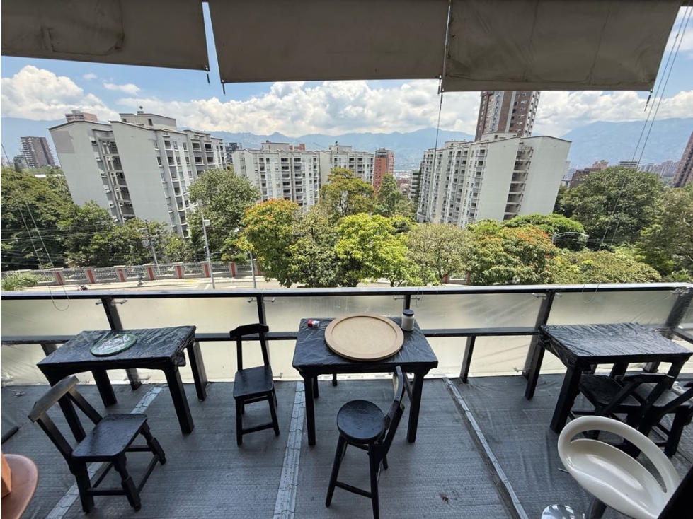 VENTA DE OFICINA EL POBLADO EXCELENTE UBICACIÓN INVERSIÓN U OCUPACIÓN