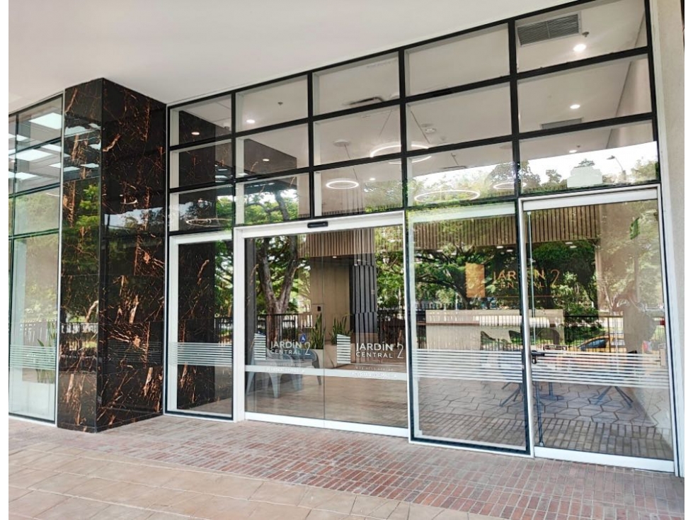 VENTA DE OFICINA JARDÍN PLAZA — foto 2