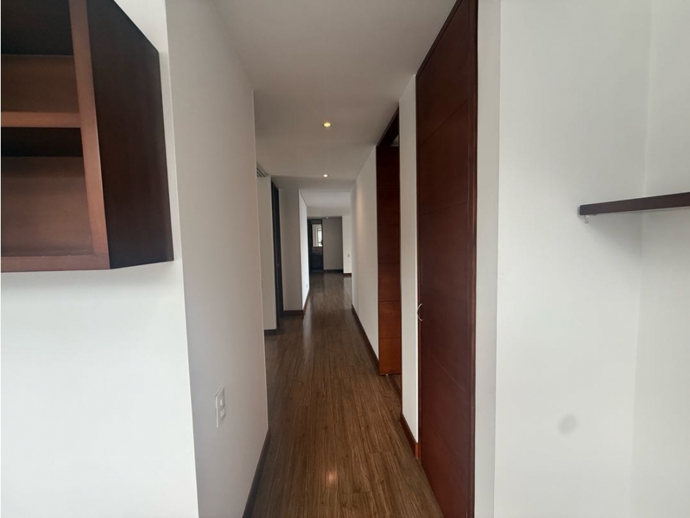 Oficina El Poblado | 75 m² | 2 parqueaderos independientes — foto 3