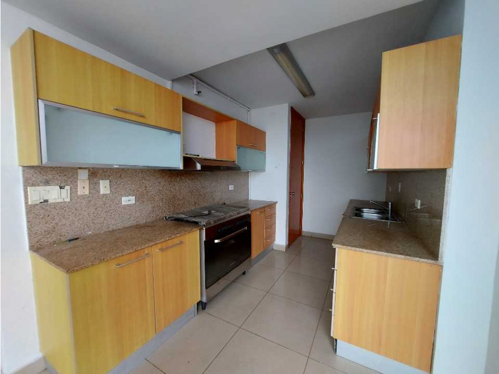 VENTA DE OPORTUNIDAD EN BAHIA DEL GOLF - 5