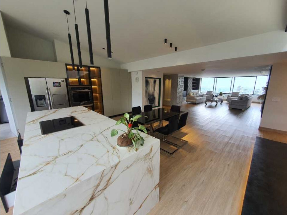 Venta de penthouse en El Campestre. Reformado y muy amplio. — foto 3