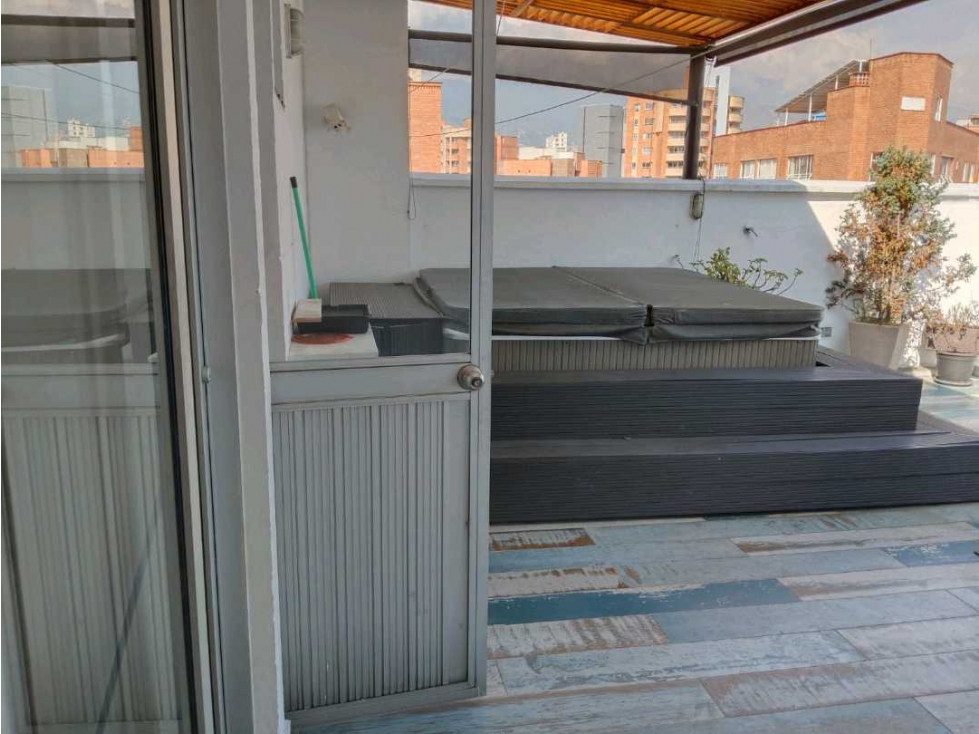Venta de penthouse en Laureles con terraza y jacuzzi, Medellín, — foto 2