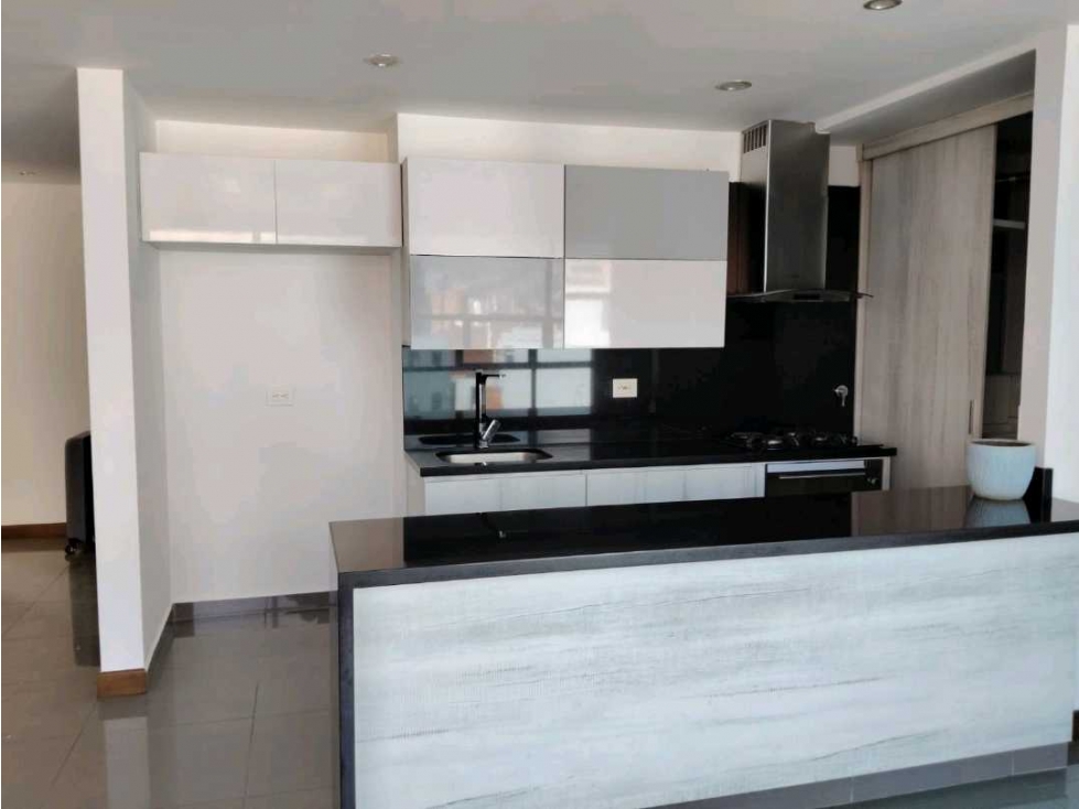 Venta de penthouse en Laureles con terraza y jacuzzi, Medellín, — foto 3
