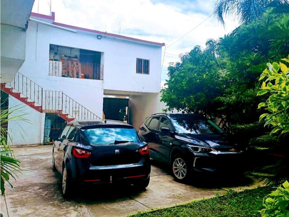 VENTA DE PROPIEDAD CON 5 DEPARTAMENTOS Y 4 LOCALES COMERCIALES — foto 2