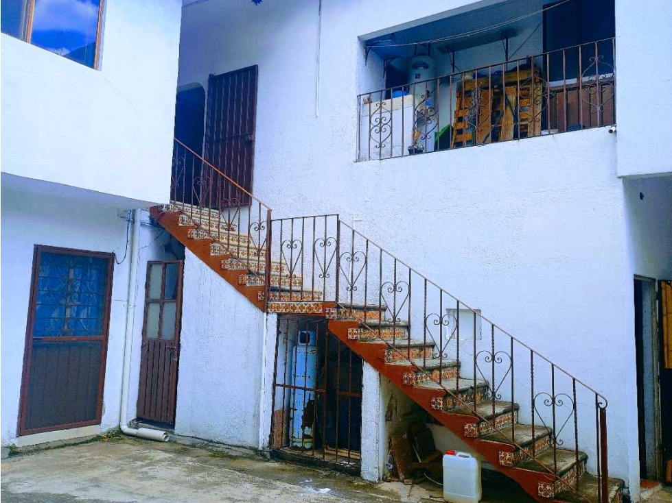 VENTA DE PROPIEDAD CON 5 DEPARTAMENTOS Y 4 LOCALES COMERCIALES — foto 6