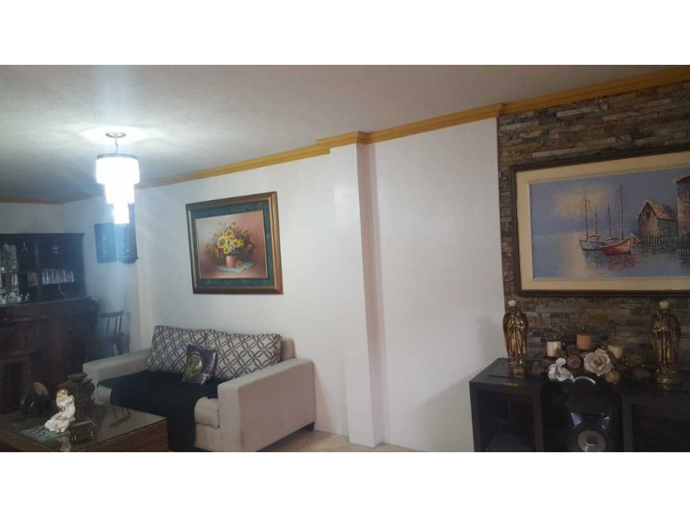 Venta, Casa Esquinera Comercial Semiamoblada, Cdla. Abel Gilbert 3 - 3
