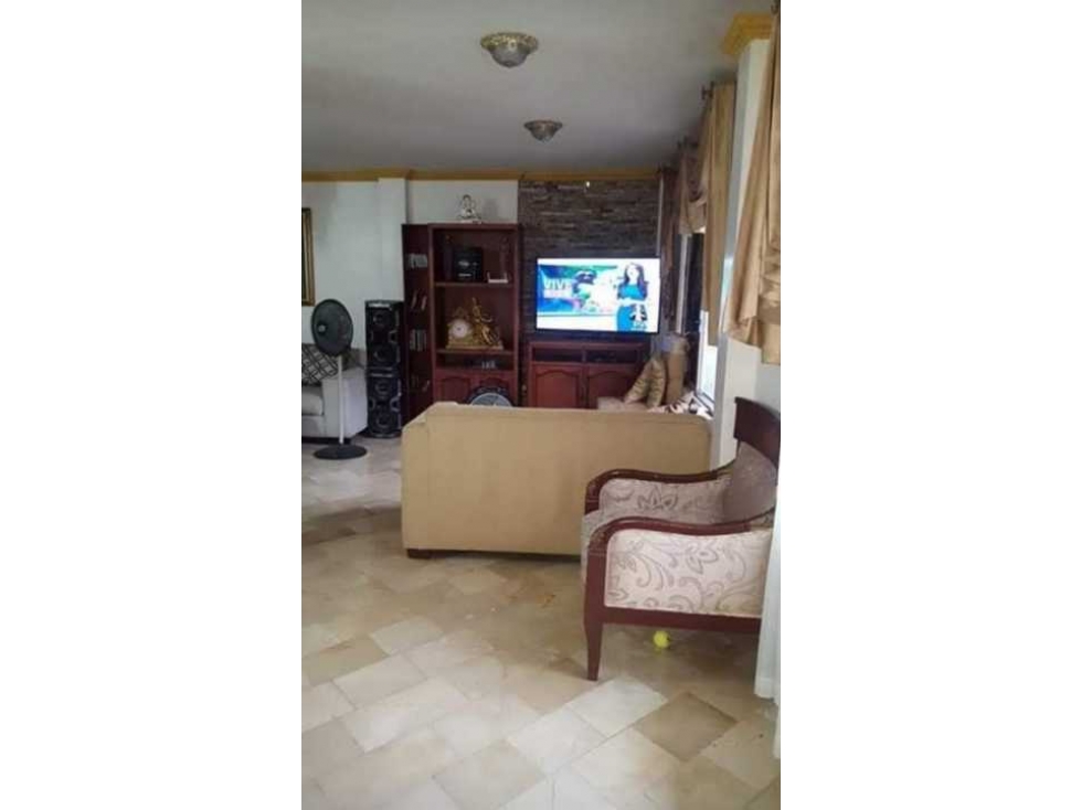 Venta, Casa Esquinera Comercial Semiamoblada, Cdla. Abel Gilbert 3 - 5