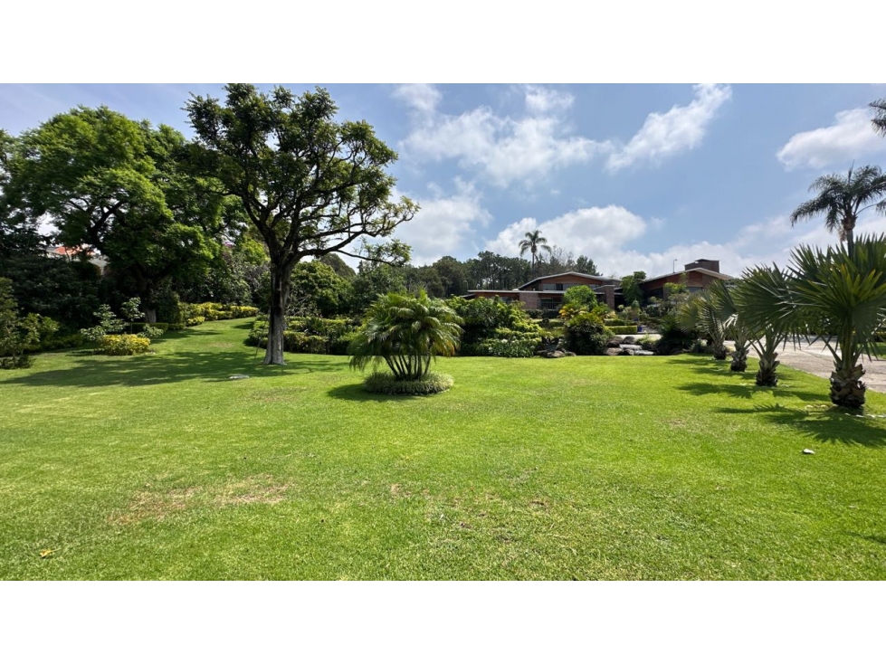 Venta de Residencial de lujo con mas de 8,000 m2 de jardin en Cuerna — foto 6
