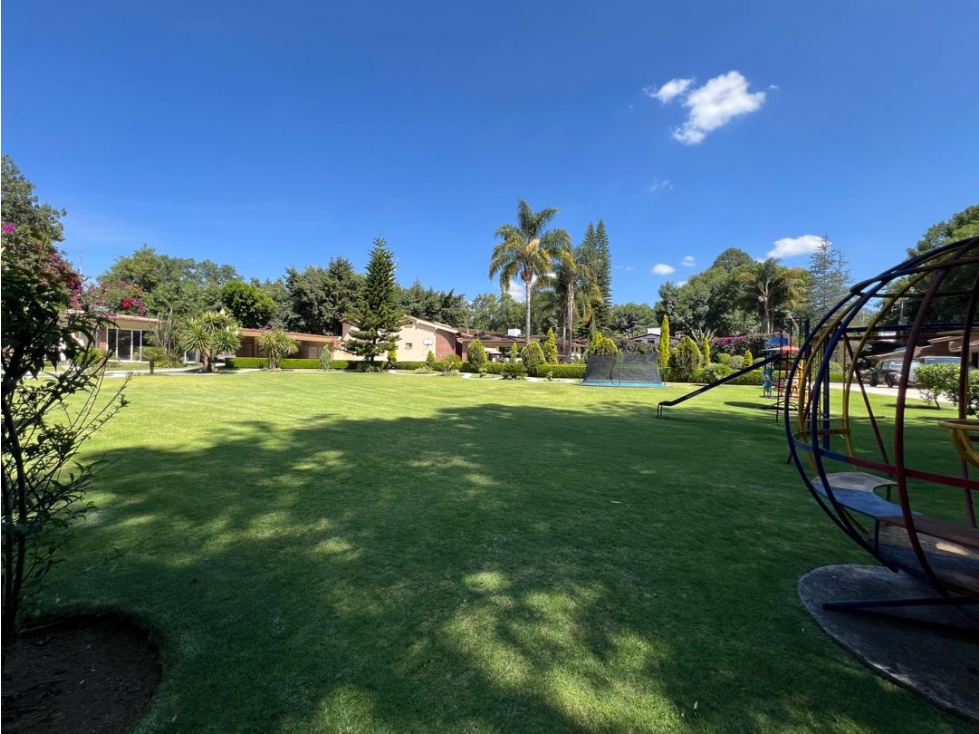 VENTA DE TERRENO | USO DE SUELO HABITACIONAL Y COMERCIAL | AVANDARO - 1