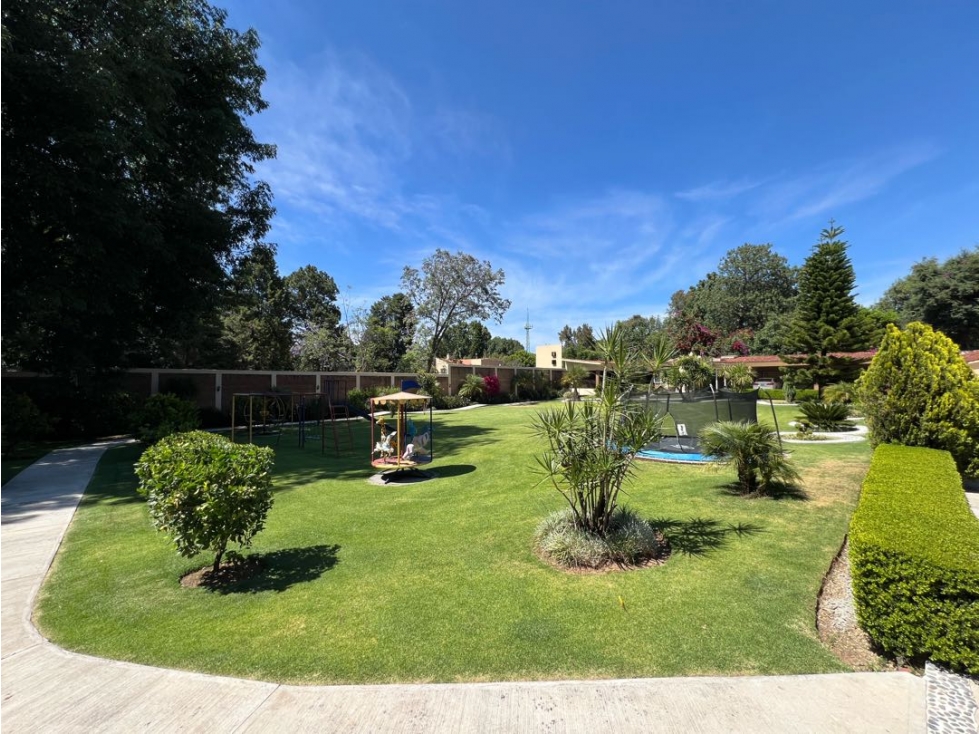 VENTA DE TERRENO | USO DE SUELO HABITACIONAL Y COMERCIAL | AVANDARO - 5