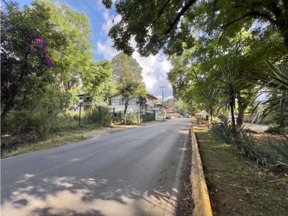 VENTA DE TERRENO COMERCIAL CON TOPOGRAFIA PLANA | AVANDARO