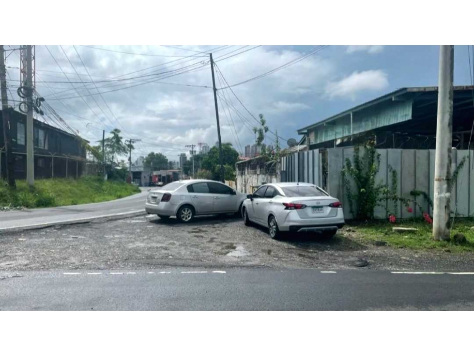 Venta de Terreno esquinero techado de 1.125 mts en Parque Lefevre - 3