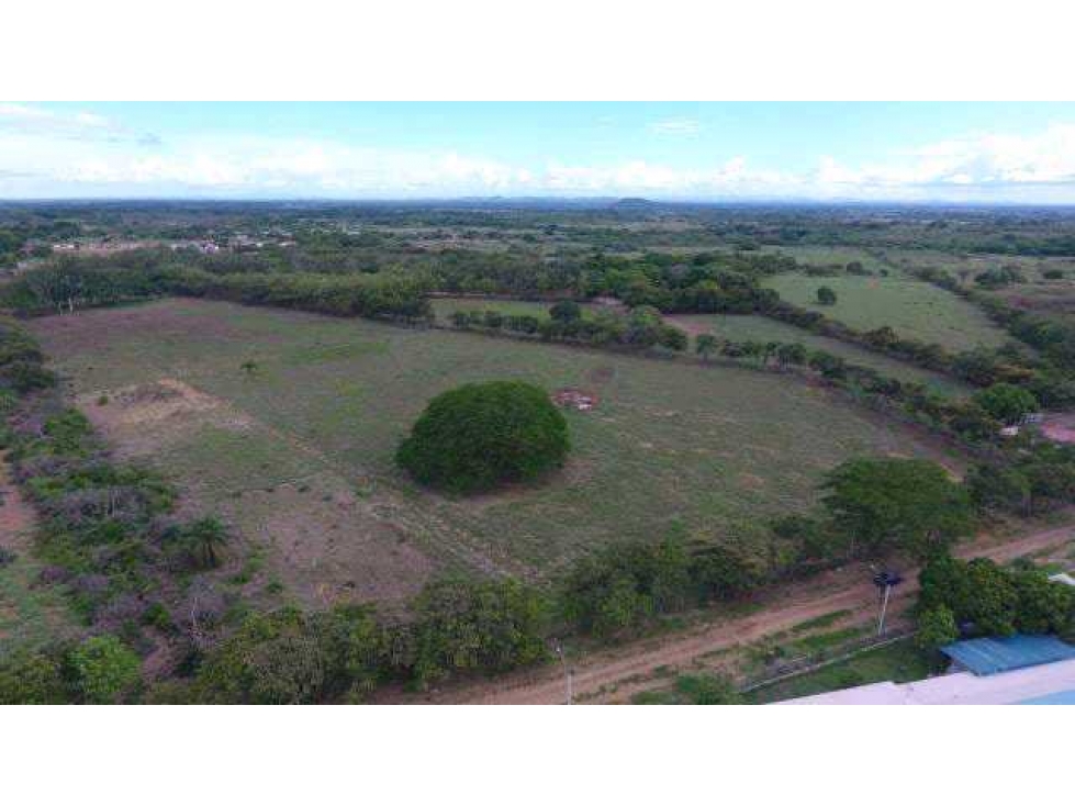 VENTA DE TERRERO EN AGUADULCE TOTALMENTE PLANO a 60 x mt2 NEGOCIABLE — foto 4
