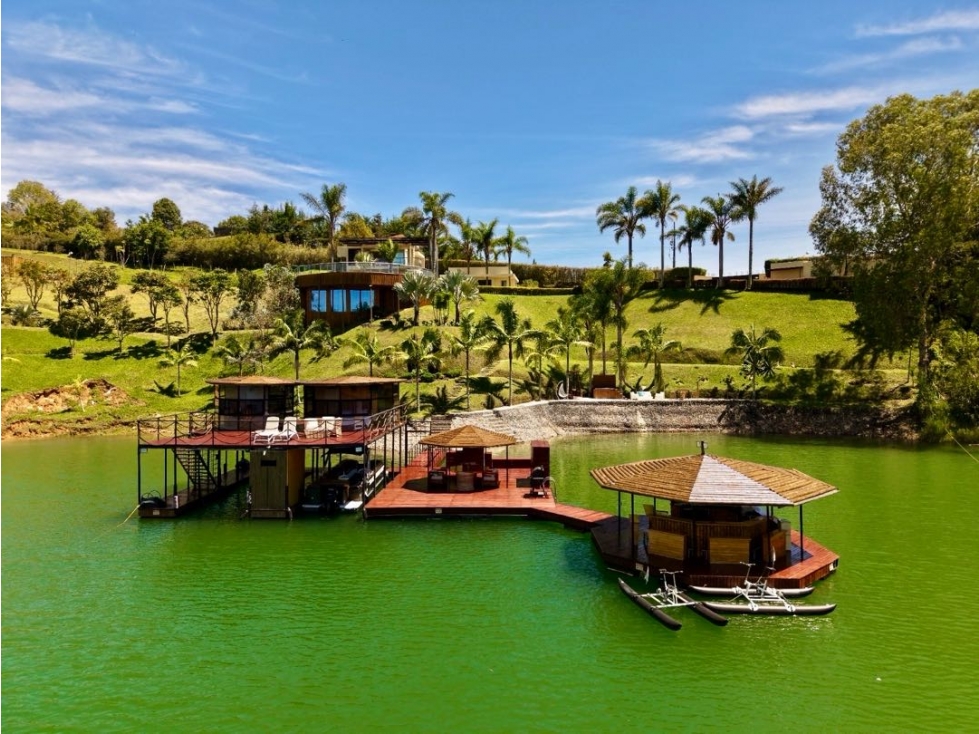 Venta de Villa Campestre de Lujo en Guatape Muelle y Lago privado — foto 2