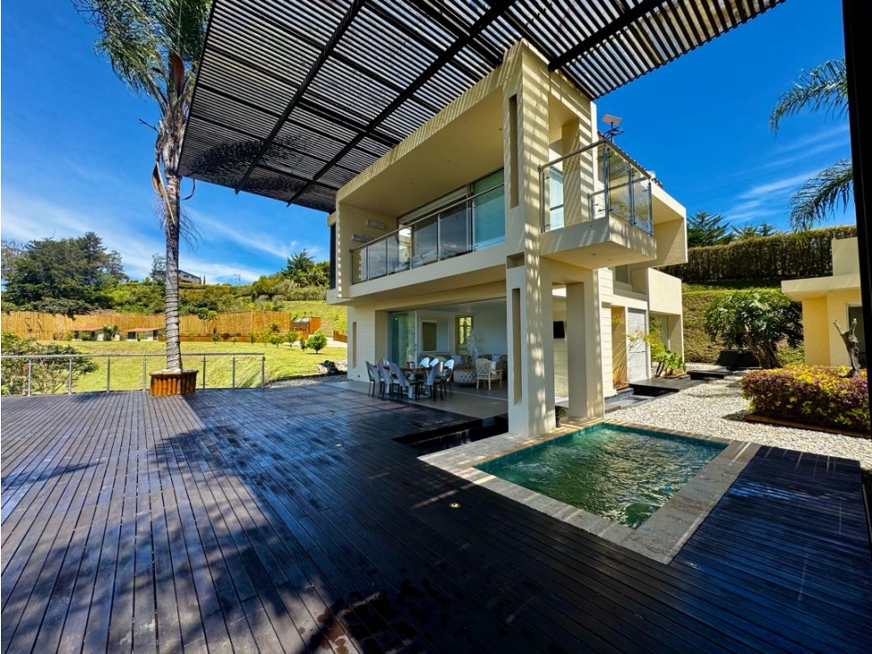 Venta de Villa Campestre de Lujo en Guatape Muelle y Lago privado — foto 6
