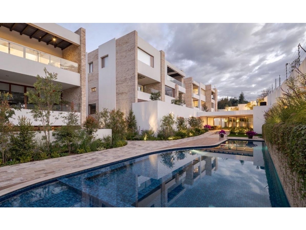 Venta Depar Urbanización OPORTUNIDAD + Patio 61 m2 CUMBAYA