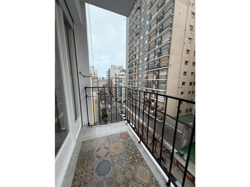 VENTA Departamento 2 ambientes con dependencia a la calle con balcón - 3